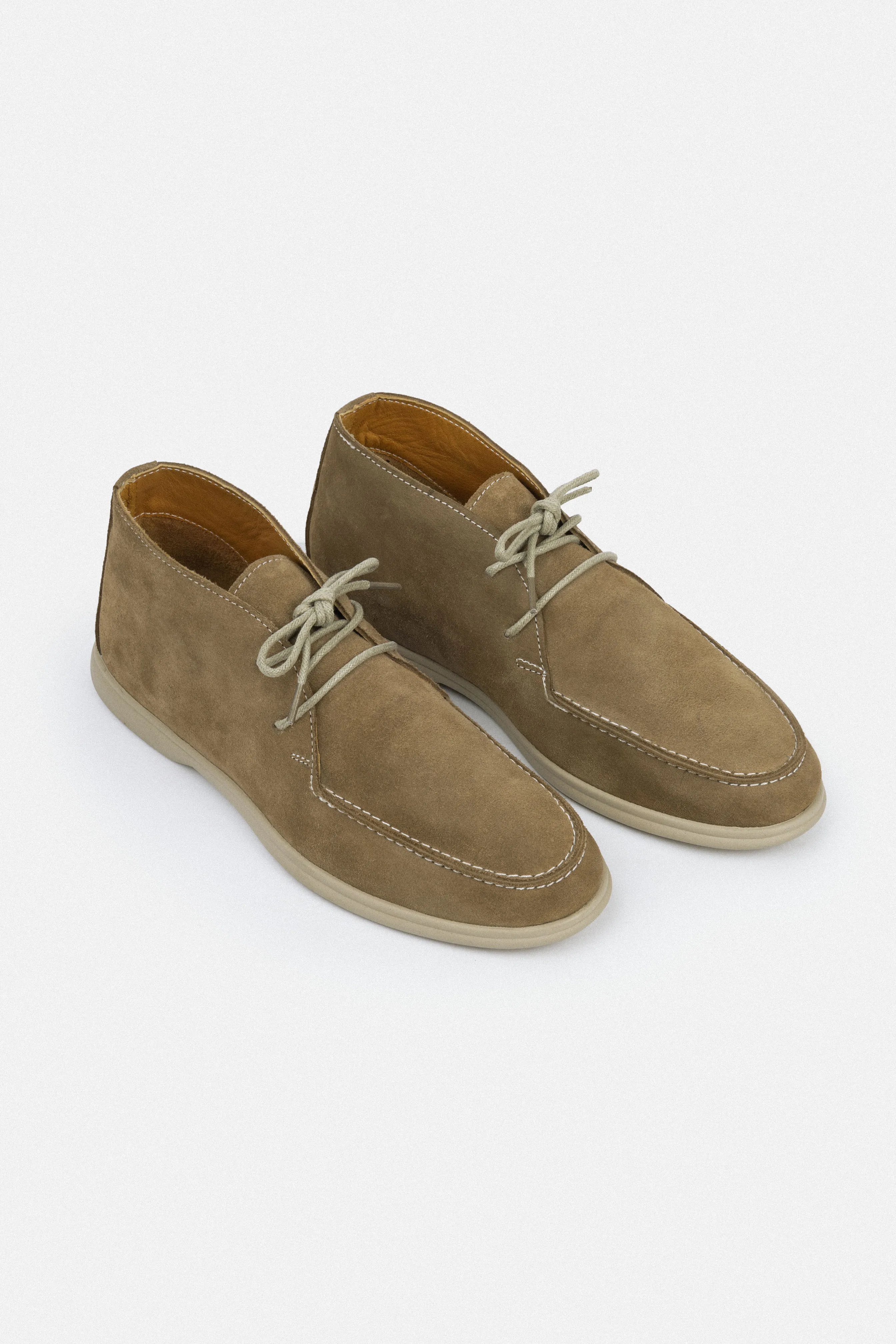 Coyote Beige Chamois Chukka Boot