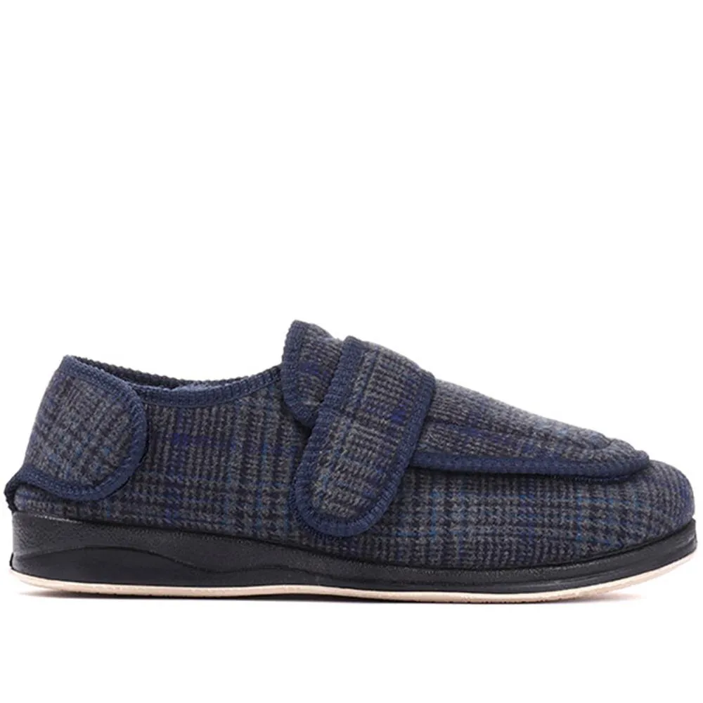 Fully Adjustable Slippers - QING26001 / 310 792