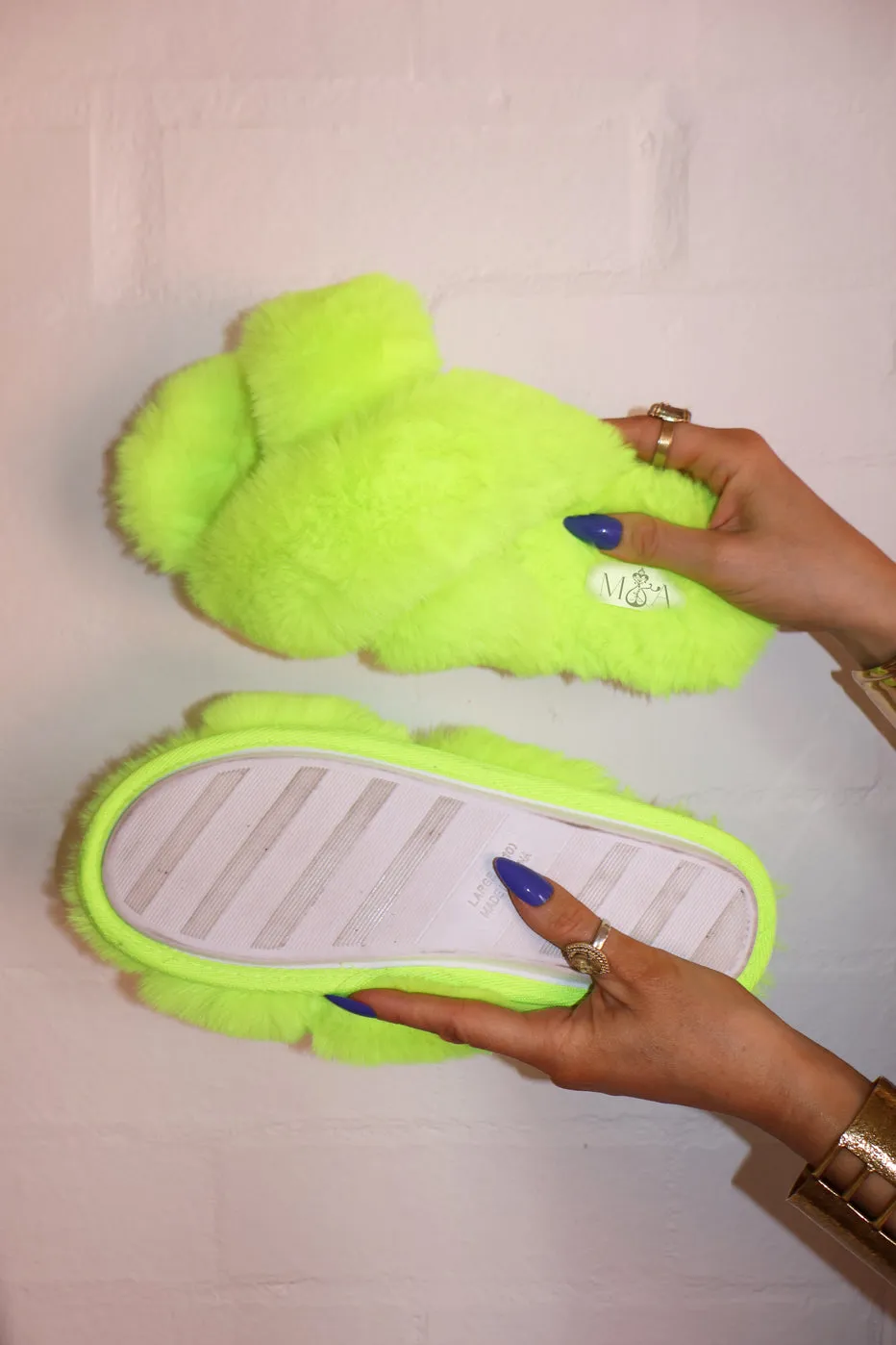 Luinluland X M&A - The Slippers in Neon