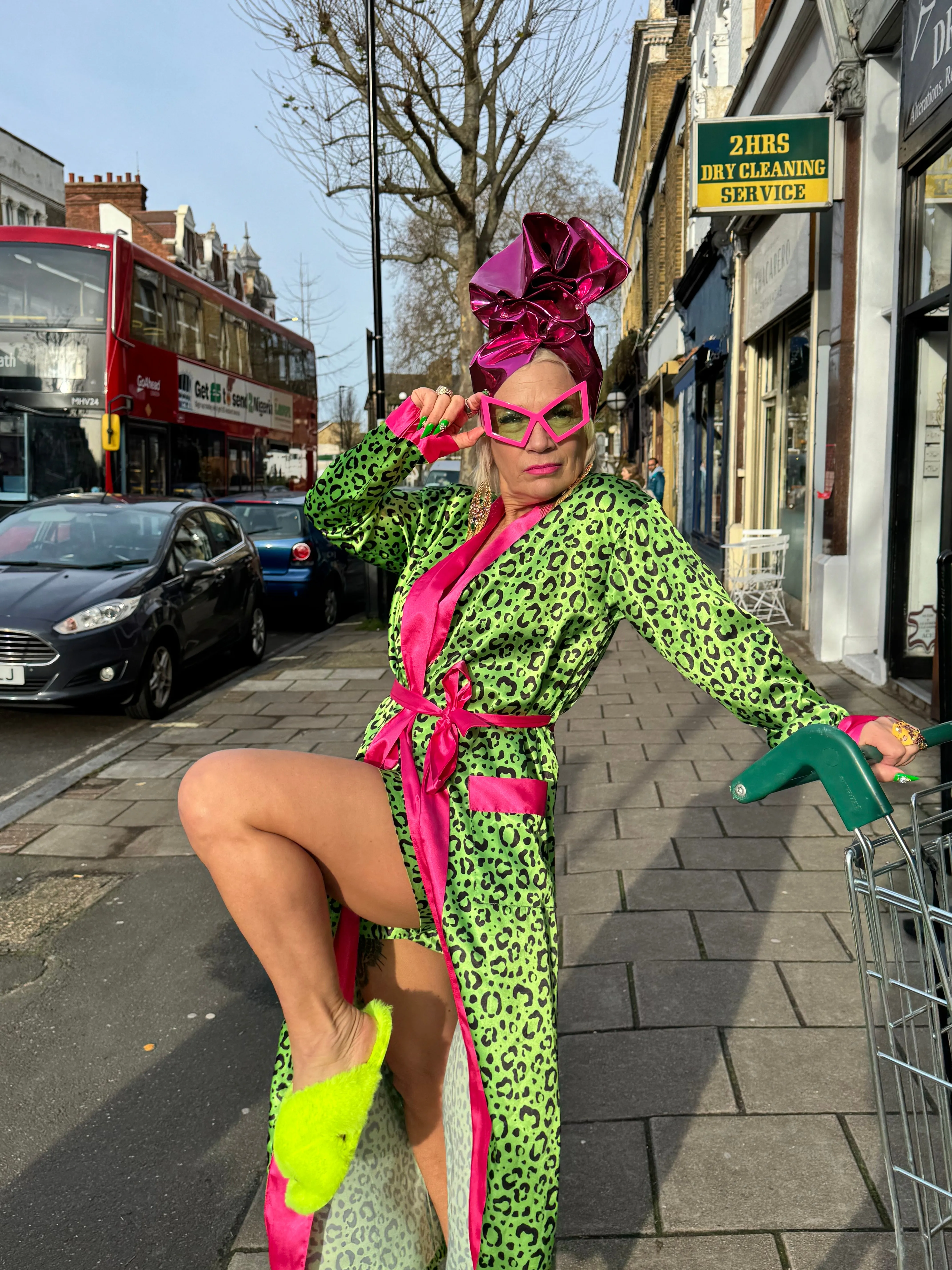 Luinluland X M&A - The Slippers in Neon