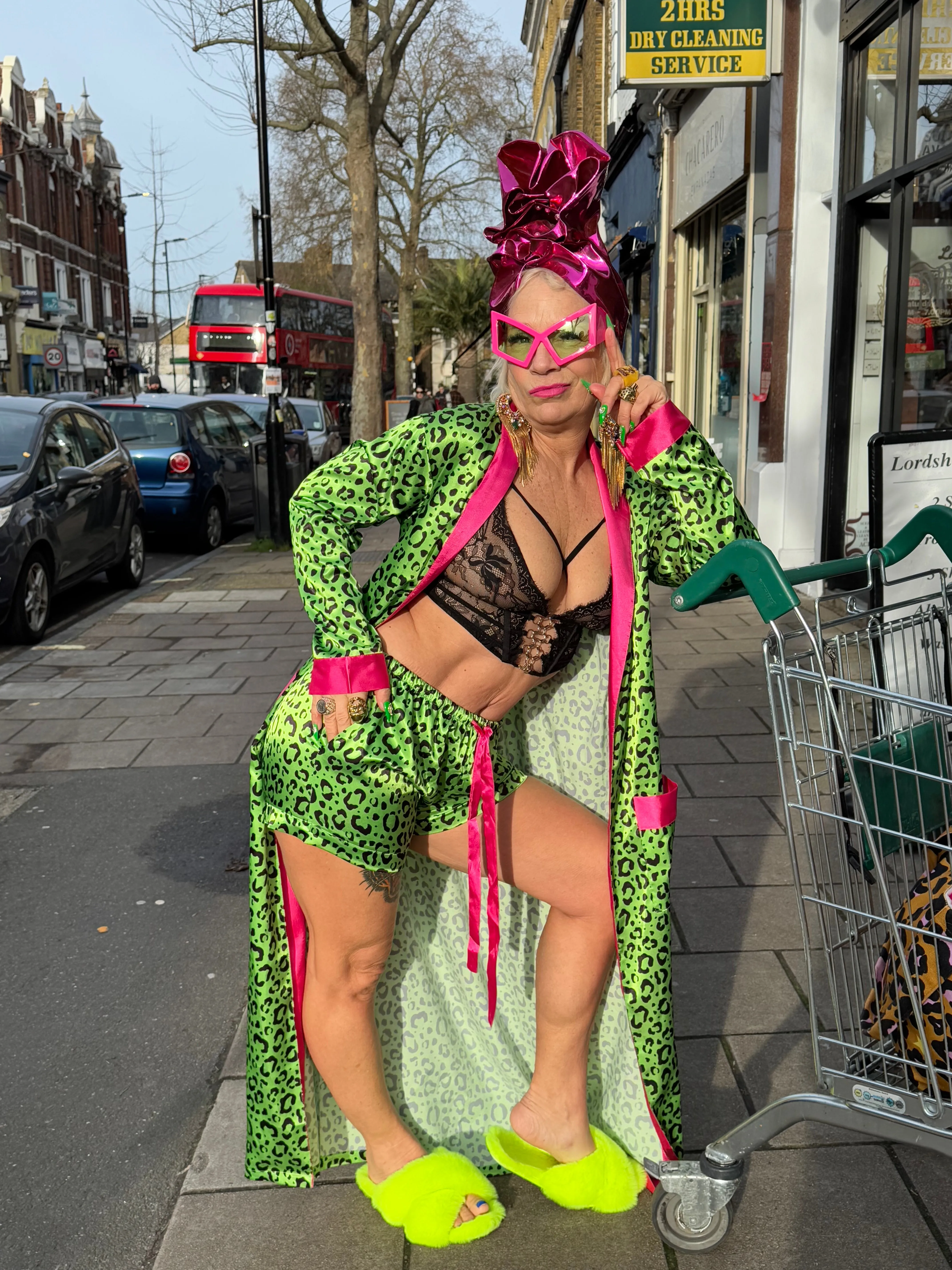 Luinluland X M&A - The Slippers in Neon