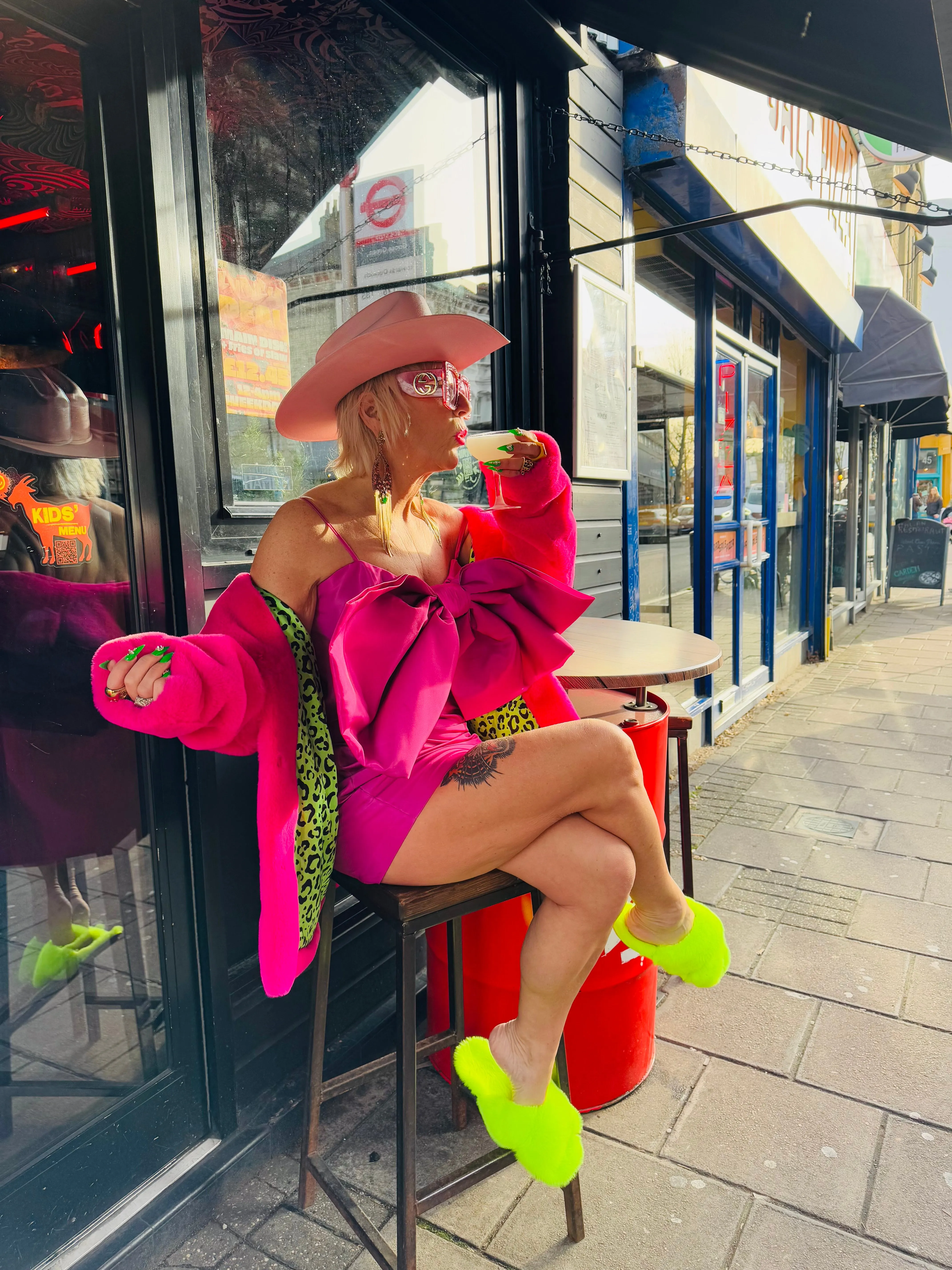 Luinluland X M&A - The Slippers in Neon