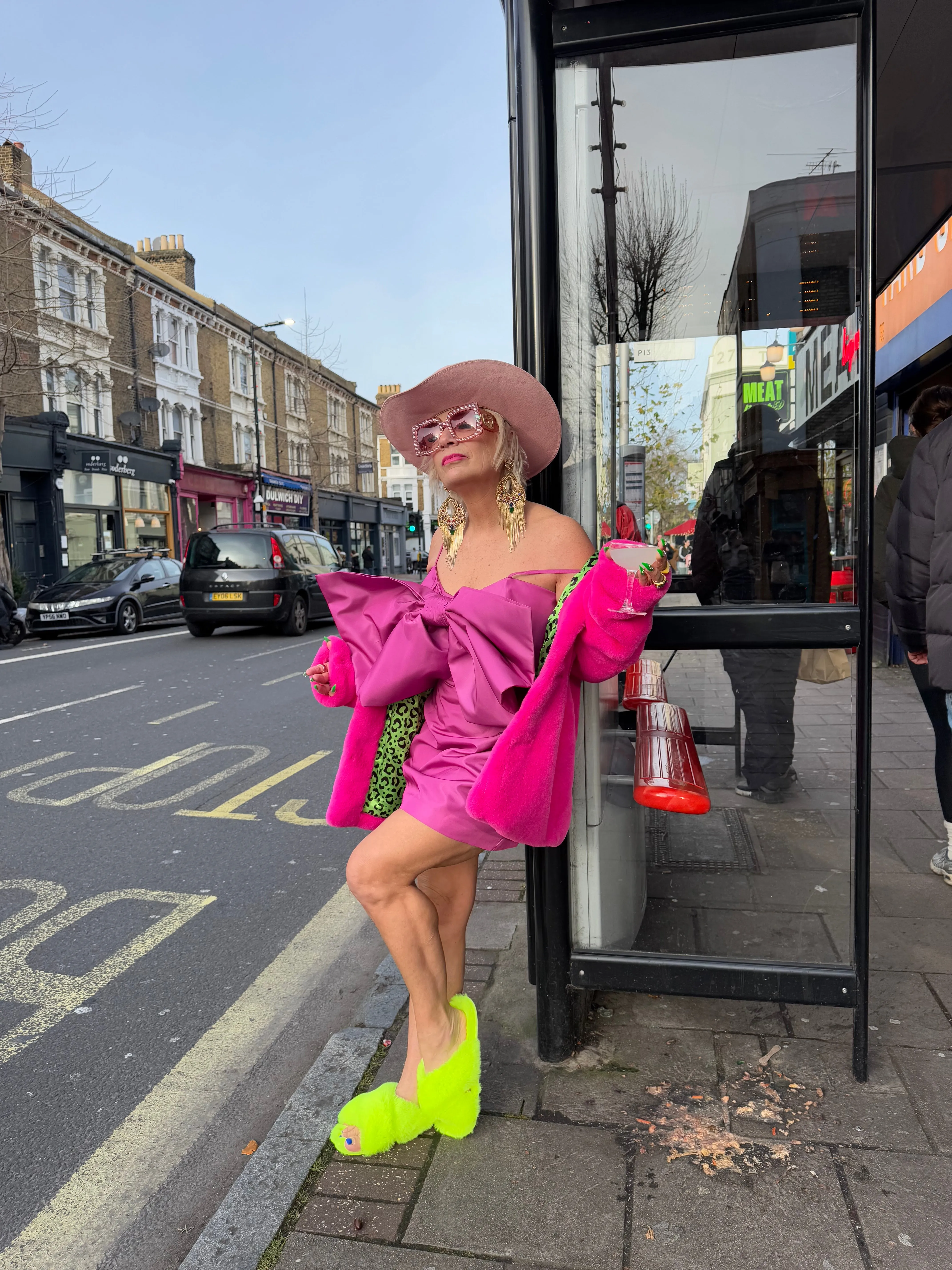 Luinluland X M&A - The Slippers in Neon