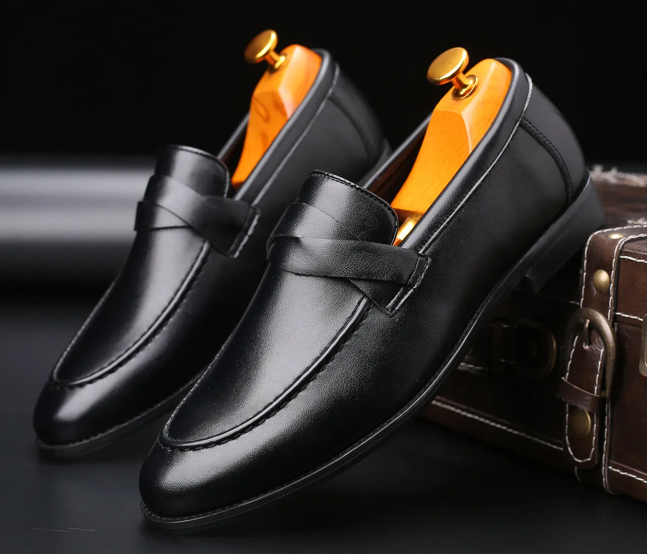 Men's Moc Toe Strap Smoking Loafers