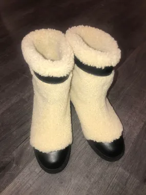 Shearling Snow Boots with Logo