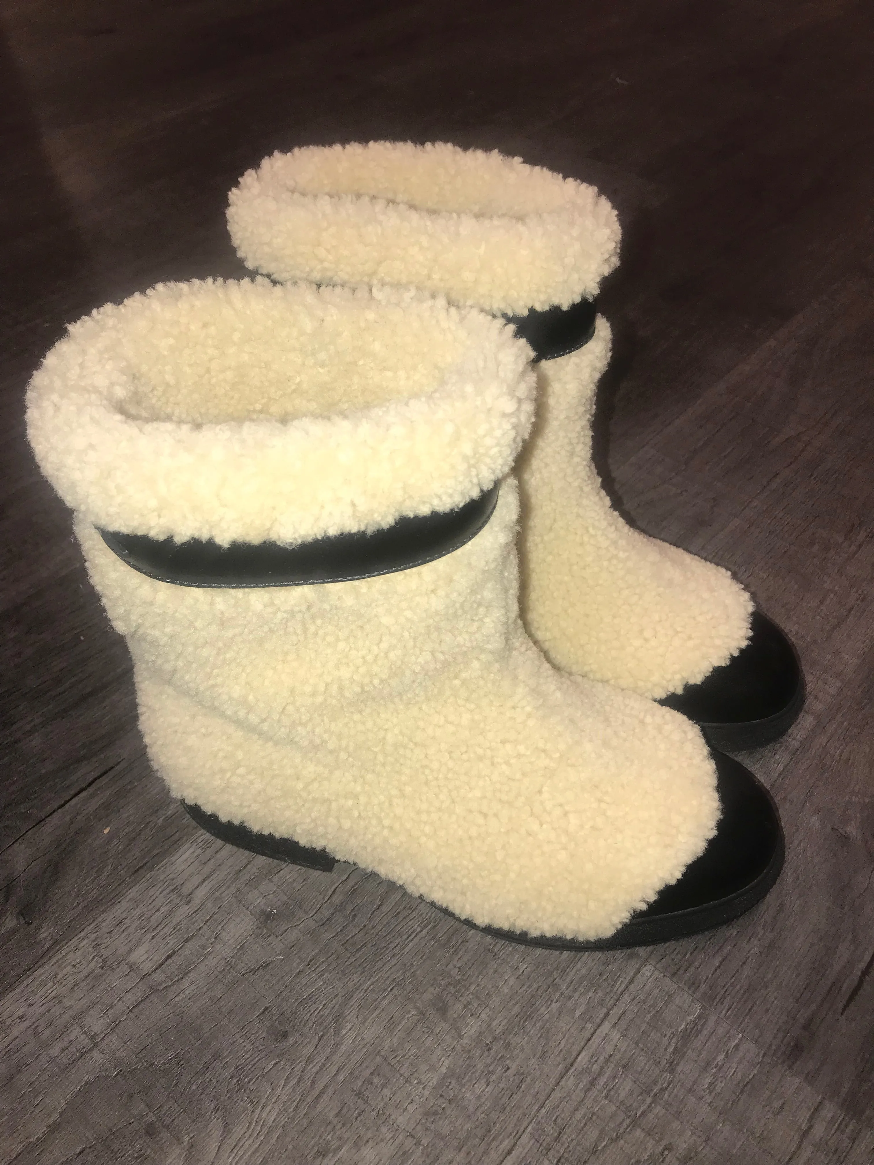 Shearling Snow Boots with Logo
